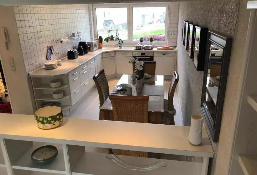 Großzügige Wohnung über 2 Ebene In Landschaftlich Schöner Lage Mit Gartenblick