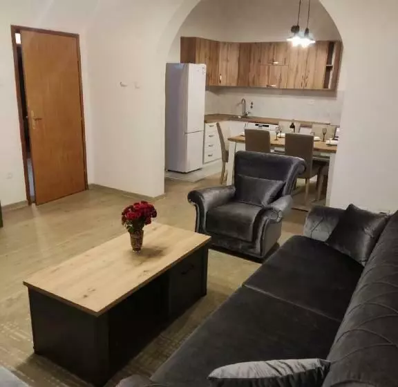 Guest House Tomba