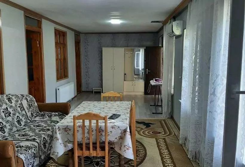 Tuntul Guest House
