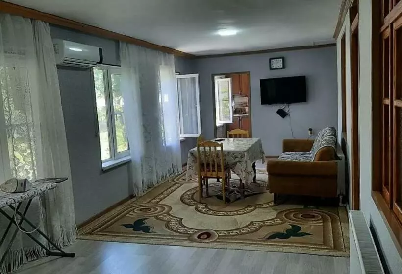 Tuntul Guest House