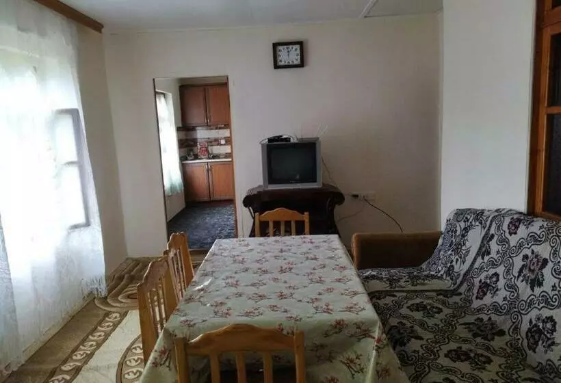 Tuntul Guest House