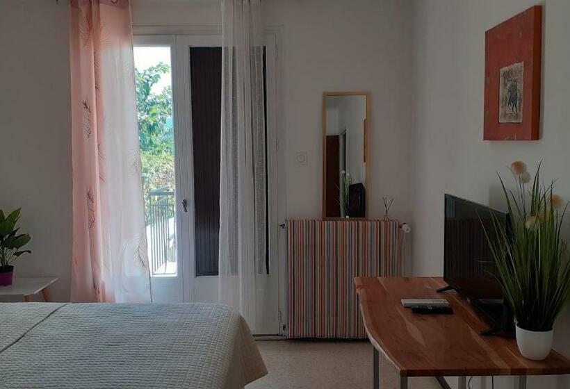 Bel Appartement Avec Grande Terrasse Ensoleillée Et Jardin