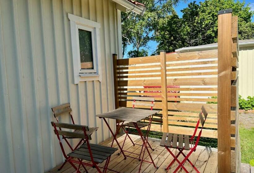 Bittes & Lasses Guest House