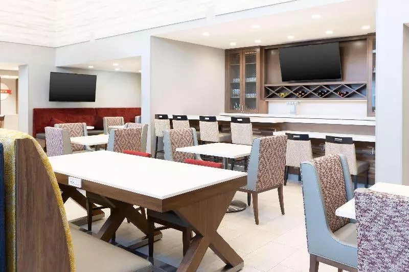 Hotelli Hampton Inn & Suites Santa Rosa Sonoma Wine Country