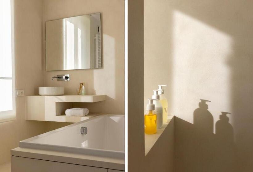 هتل ô Plum Art Chambres De Caractère