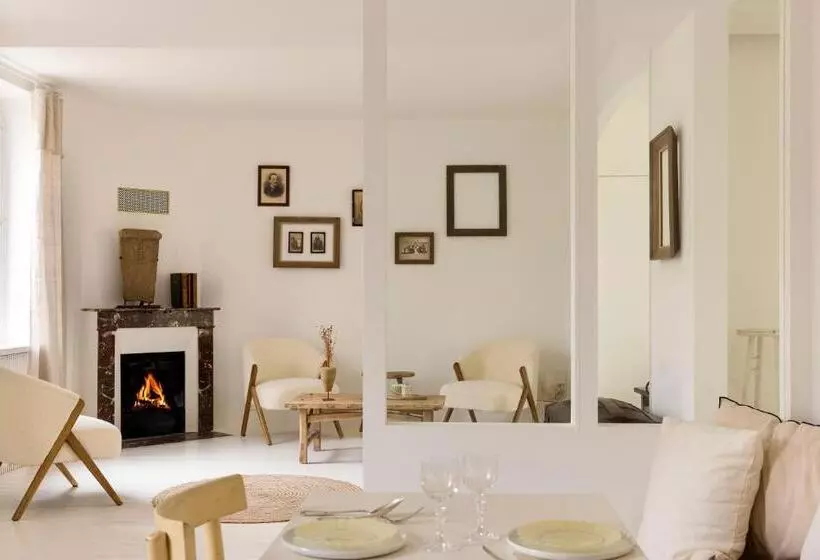 ホテル ô Plum Art Chambres De Caractère