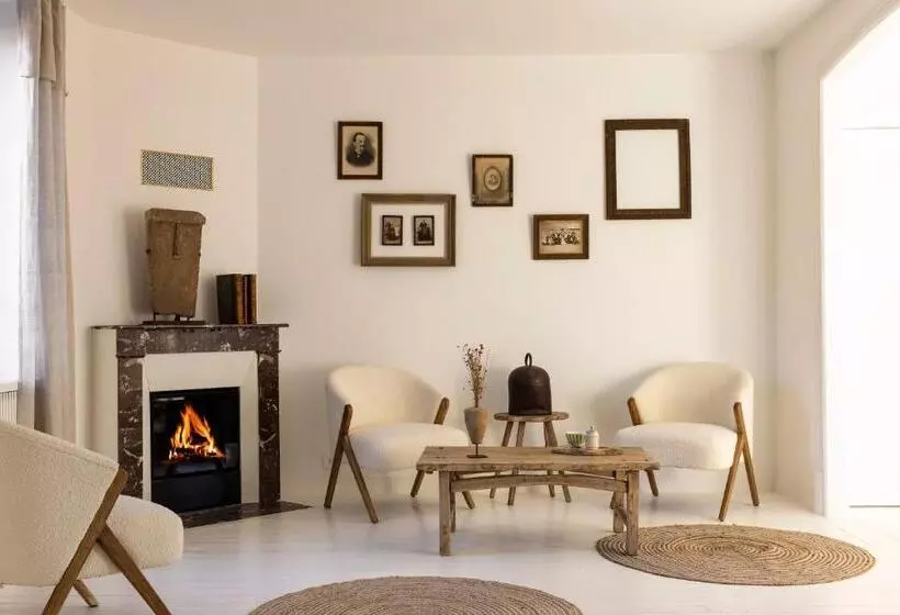 ホテル ô Plum Art Chambres De Caractère