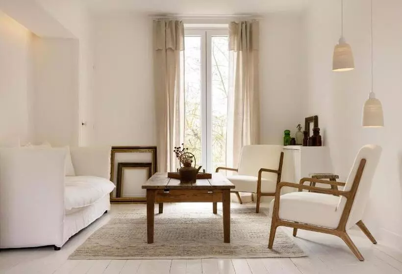 ホテル ô Plum Art Chambres De Caractère