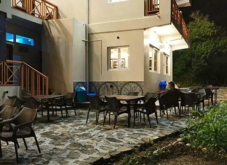 Majatalo Kafal Gates