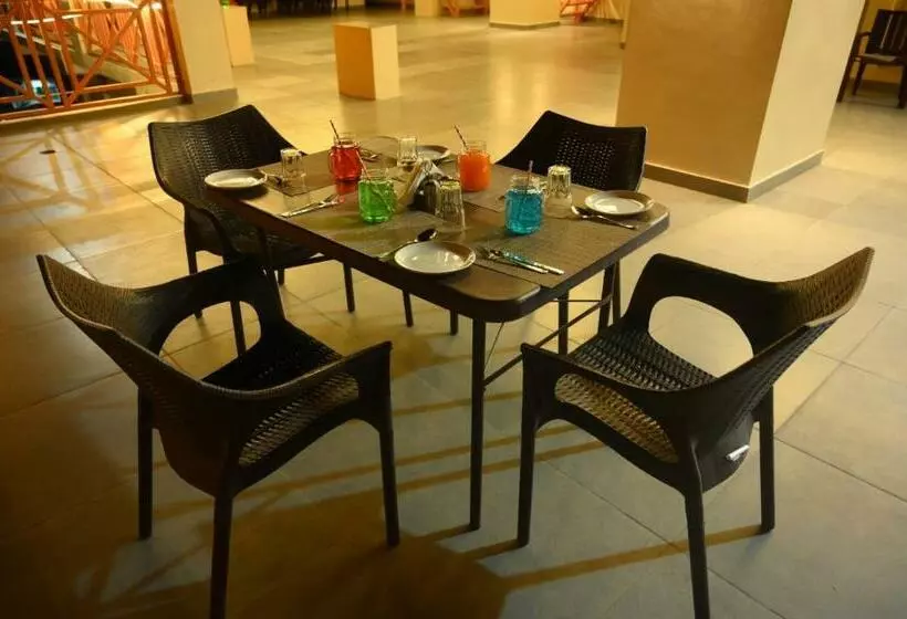 Majatalo Kafal Gates