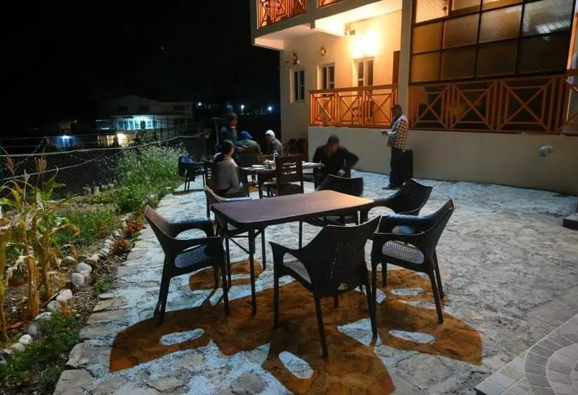 Majatalo Kafal Gates