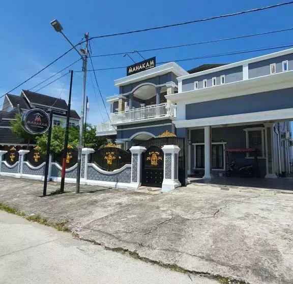 ペンション Mahakam Guest House