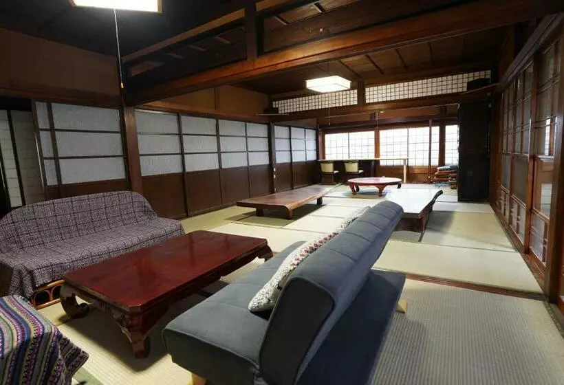 Ryokan Hostel Murasaki