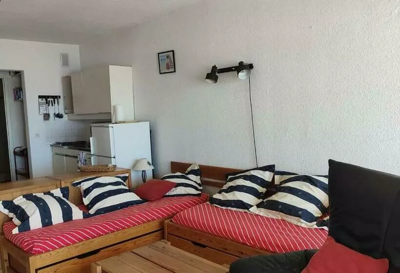 T2 En Bord De Mer Avec Terrasse, Piscine, Parking Privé Et Vue Sur Port Et Montagnes   Fr 1 195 95