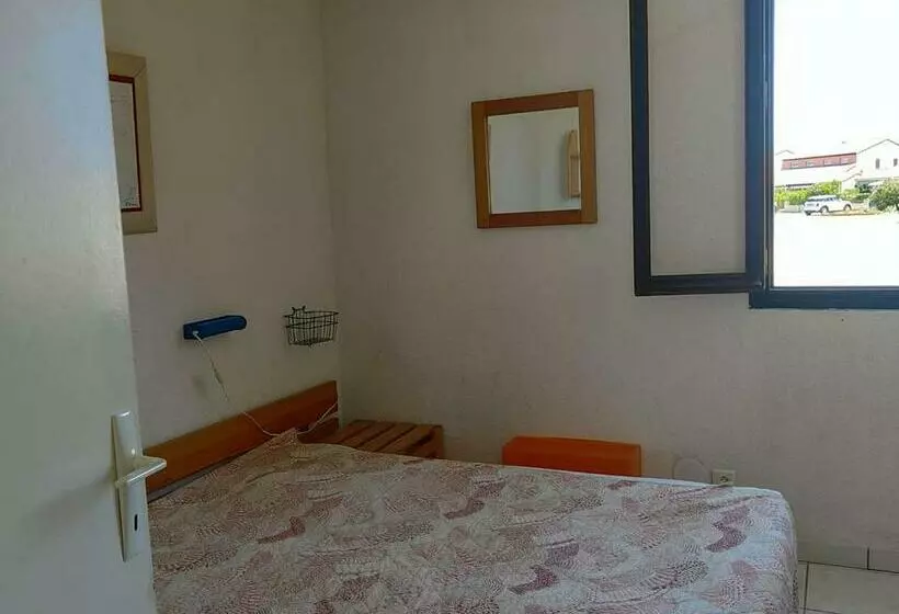 T2 En Bord De Mer Avec Terrasse, Piscine, Parking Privé Et Vue Sur Port Et Montagnes   Fr 1 195 95