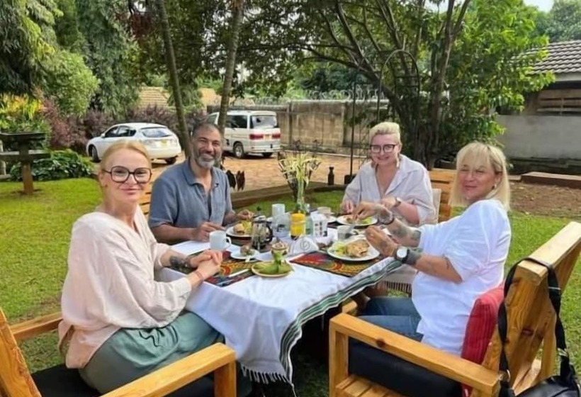 تختخواب و صبحانه Aivilo Home