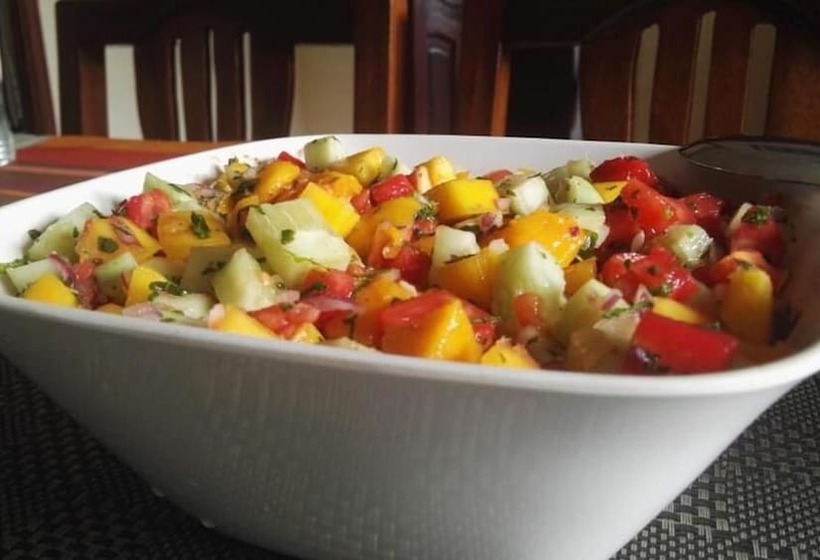 تختخواب و صبحانه Aivilo Home