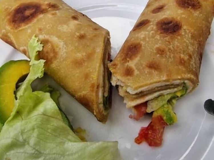 تختخواب و صبحانه Aivilo Home