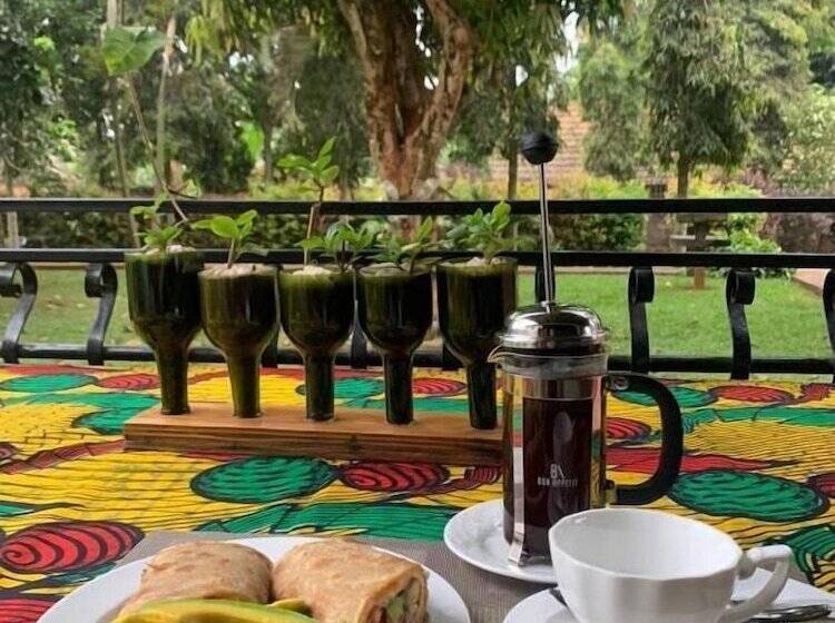 تختخواب و صبحانه Aivilo Home