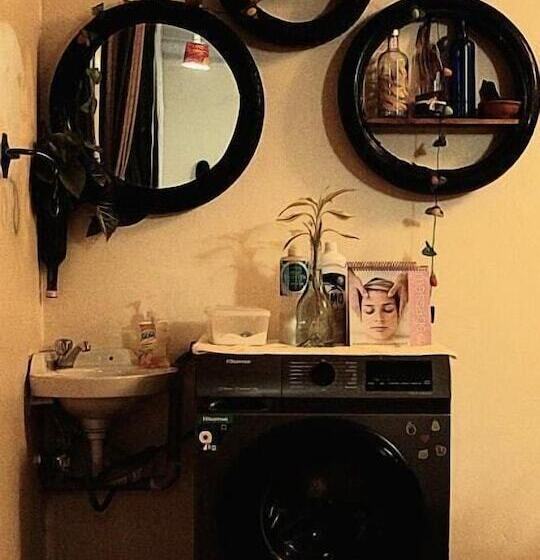 تختخواب و صبحانه Aivilo Home