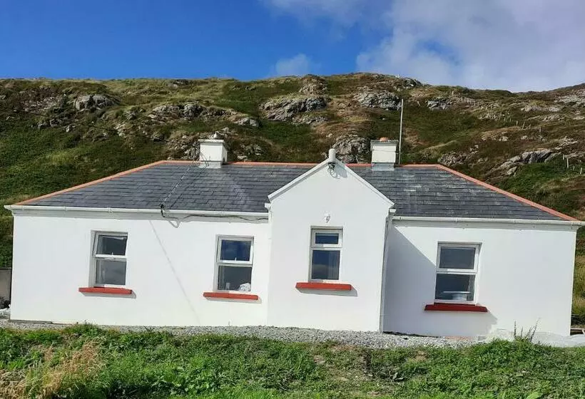 Conneelys Cottage, Connemara, Clifden, H71y096