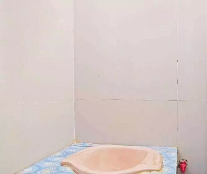 Hotelli Spot On 91557 Biring Residence