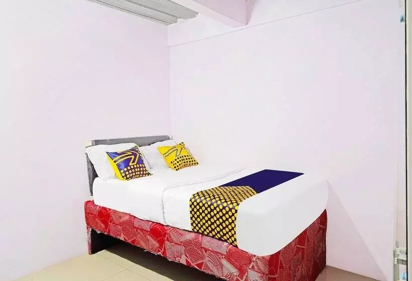 Hotelli Spot On 91557 Biring Residence