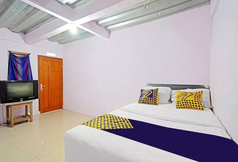 Hotelli Spot On 91557 Biring Residence