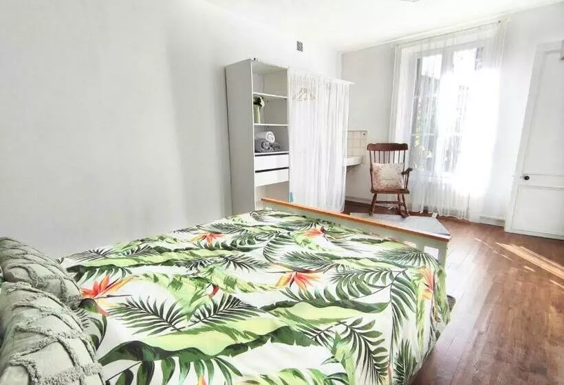 Number 22   Le Dorat   Apartment One With Garden & Free Parking