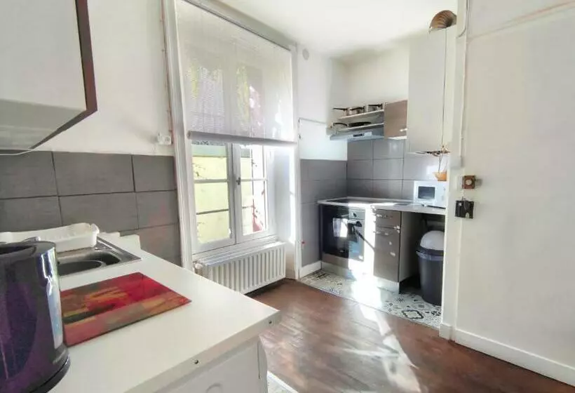 Number 22   Le Dorat   Apartment One With Garden & Free Parking