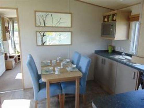 Roxbury 5 Star 6 Berth Luxury Caravan