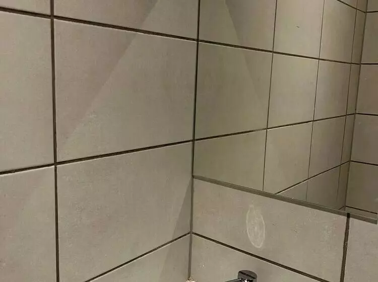 Captivating 2 Bed Apartment In Brentwood