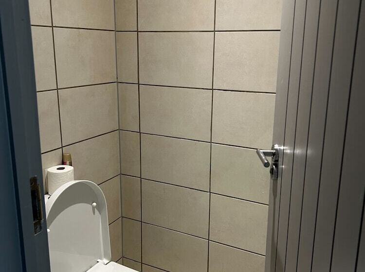 Captivating 2 Bed Apartment In Brentwood