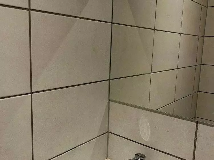 Captivating 2 Bed Apartment In Brentwood