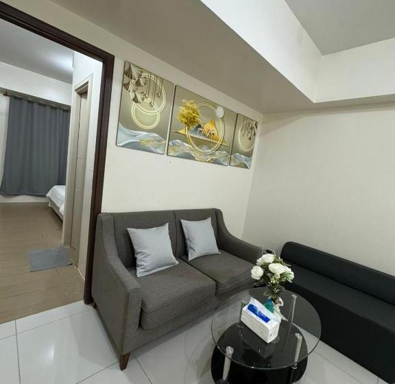 150 Newport Boulevard