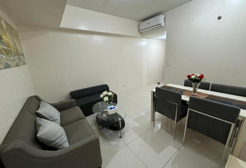 150 Newport Boulevard