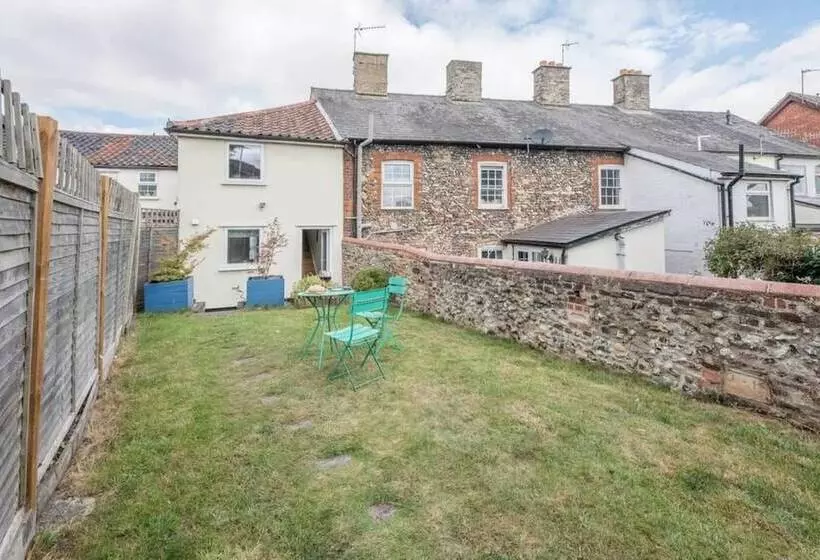 Holly Cottage In Bury St Edmunds