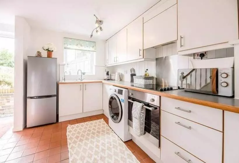 Holly Cottage In Bury St Edmunds