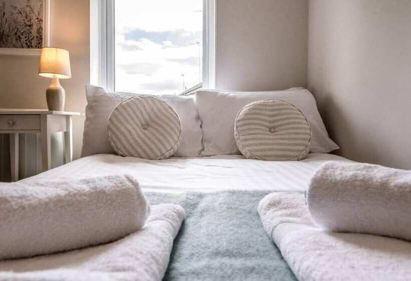 Holly Cottage In Bury St Edmunds