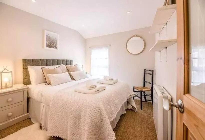 Holly Cottage In Bury St Edmunds