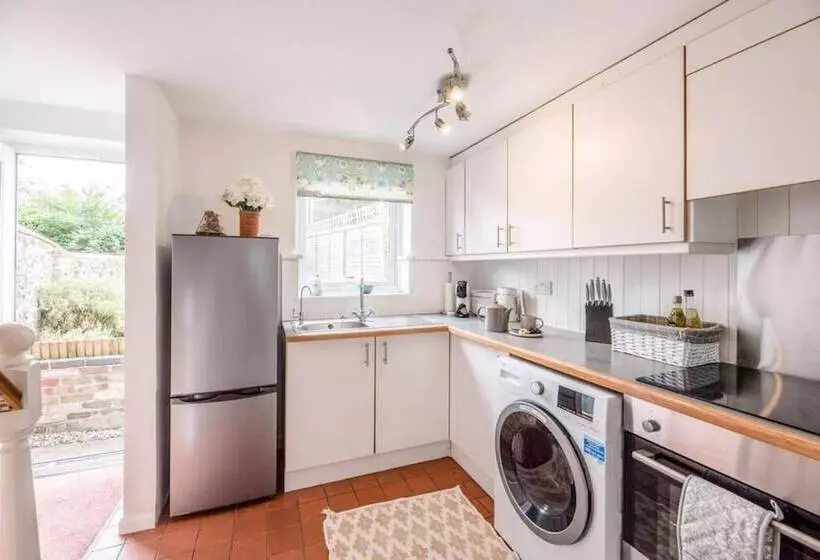 Holly Cottage In Bury St Edmunds