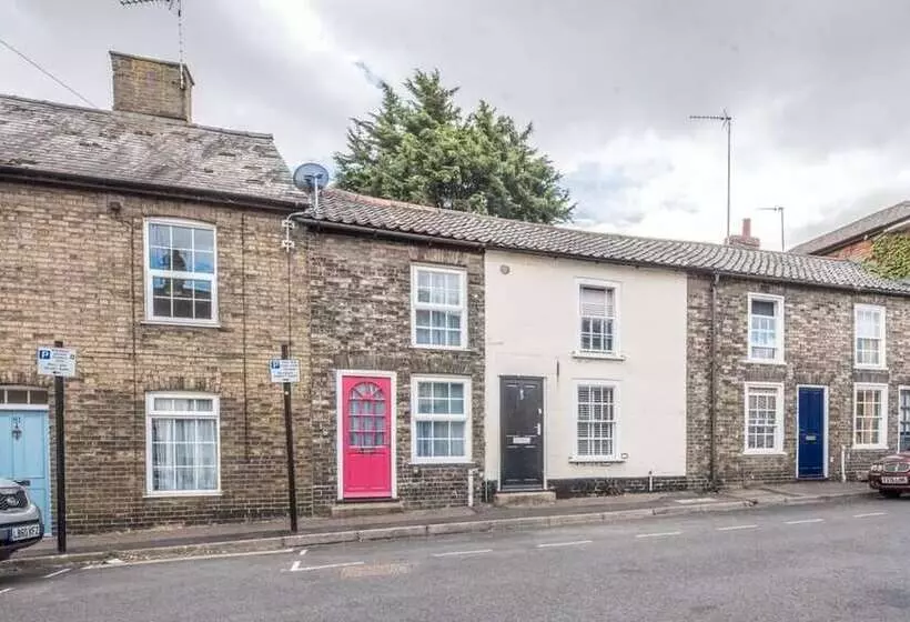 Holly Cottage In Bury St Edmunds