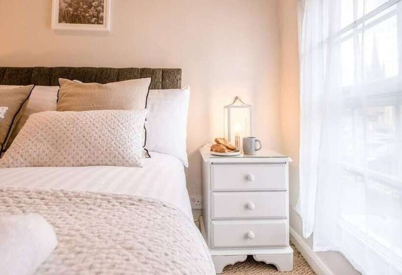 Holly Cottage In Bury St Edmunds