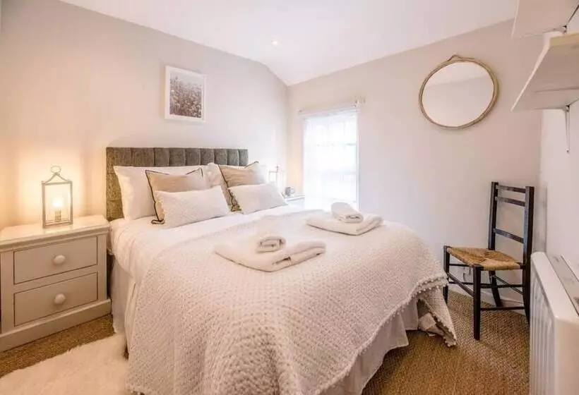 Holly Cottage In Bury St Edmunds