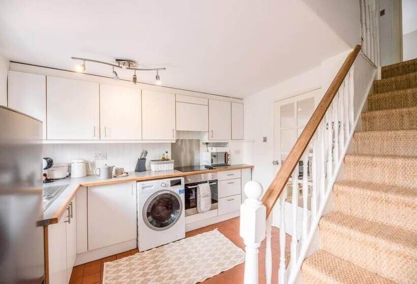 Holly Cottage In Bury St Edmunds