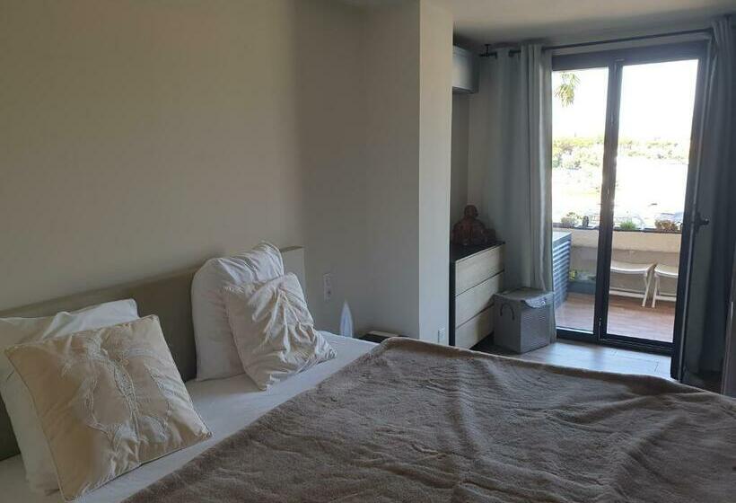 Magnifique 2 Pièces Vue Port Et Mer