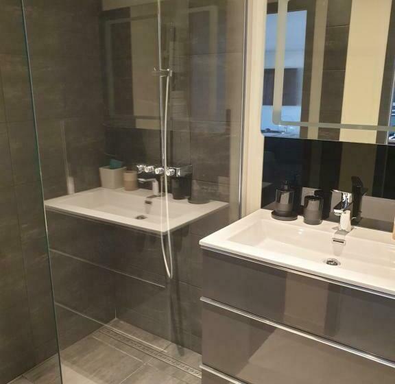 Magnifique 2 Pièces Vue Port Et Mer