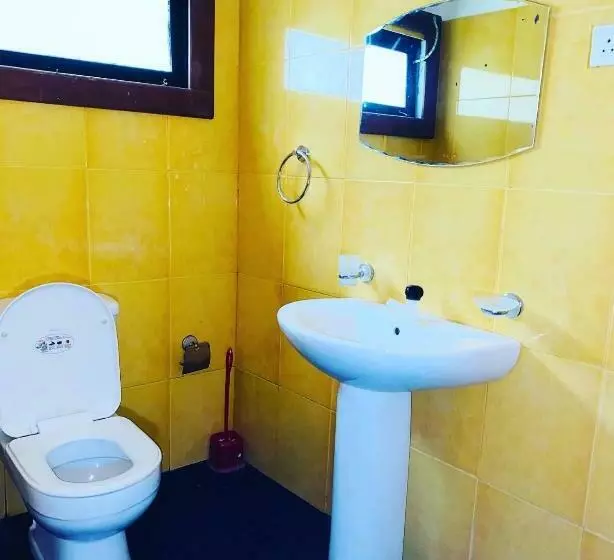 پانسیون New Serenity Inn