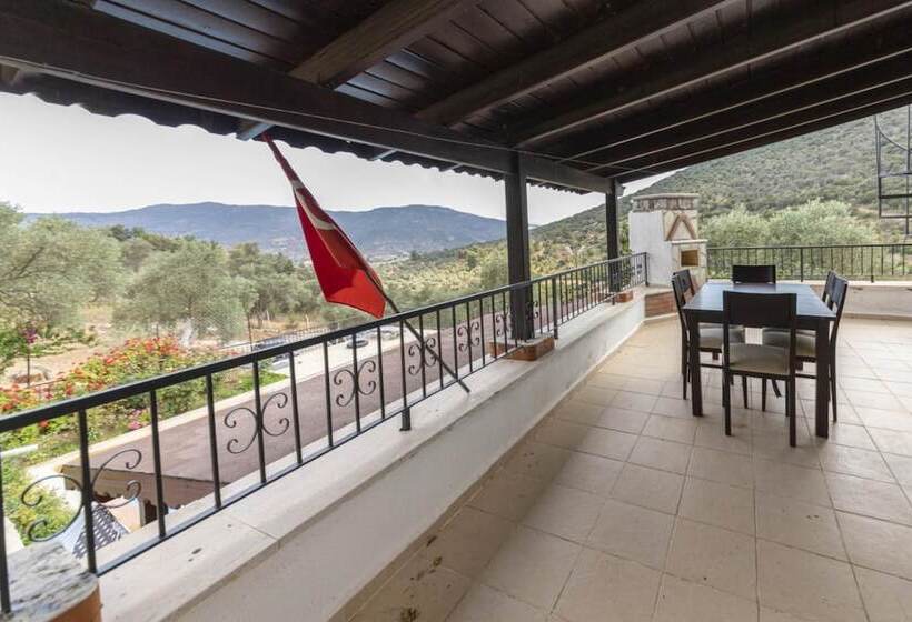 Splendid Villa Surrounded By Nature Near Milas Bodrum Airport