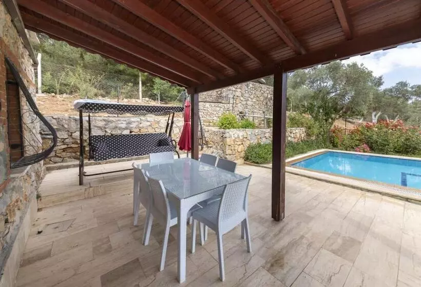 Splendid Villa Surrounded By Nature Near Milas Bodrum Airport